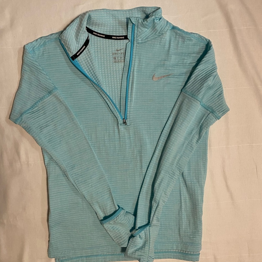 NIKE Cozy and Lightweight long sleeve running top